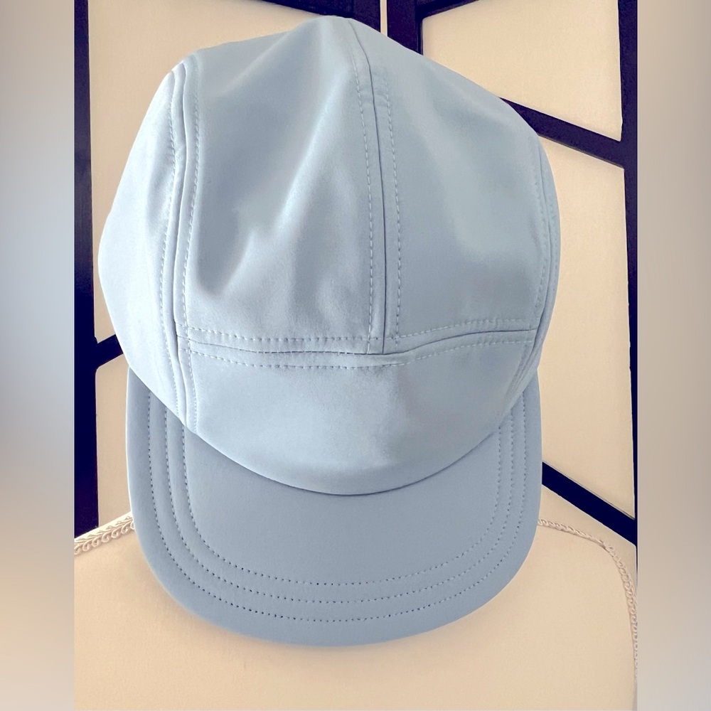 Athleta Cold Weather
Train Cap Light Blue One
Size - NWT